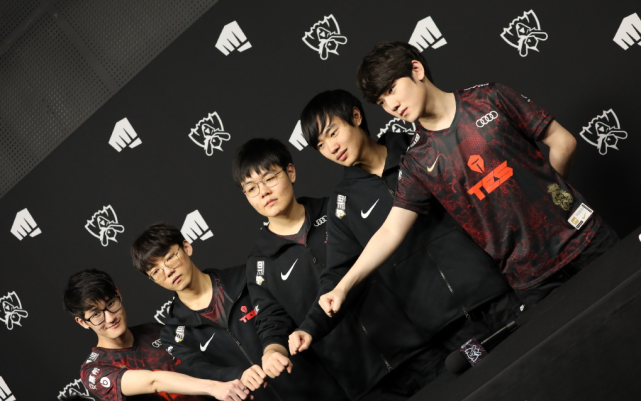 女性在足球 女性在足球